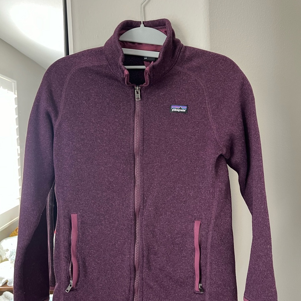 Patagonia Kid girl’s Purple Fleece Jacket size 14 XL worn once